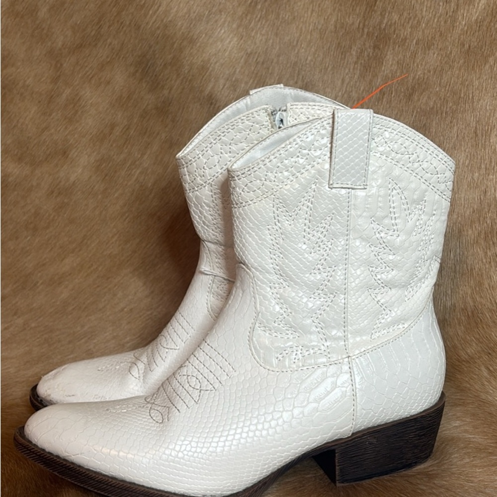 Free People, Coconuts By Matisse Derringer Cowgirl western Boots Vegan snakeskin